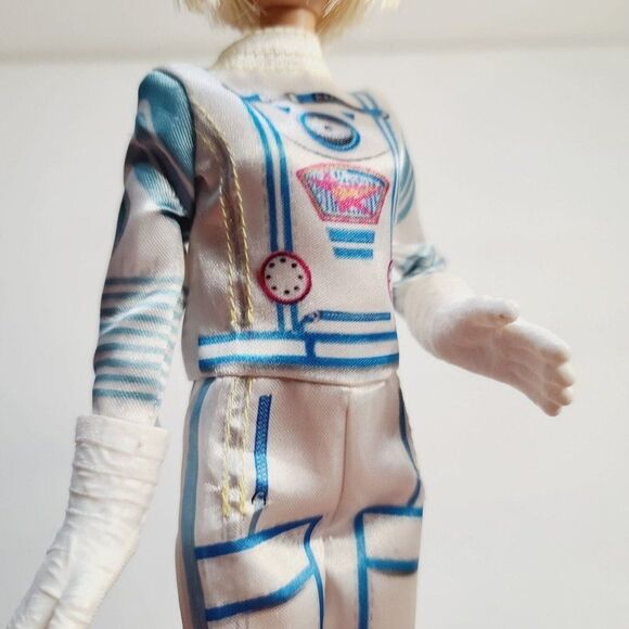 2015 MATTEL Barbie Career 60th Anniversary Astronault Doll Moon Boots - Picture 9 of 12